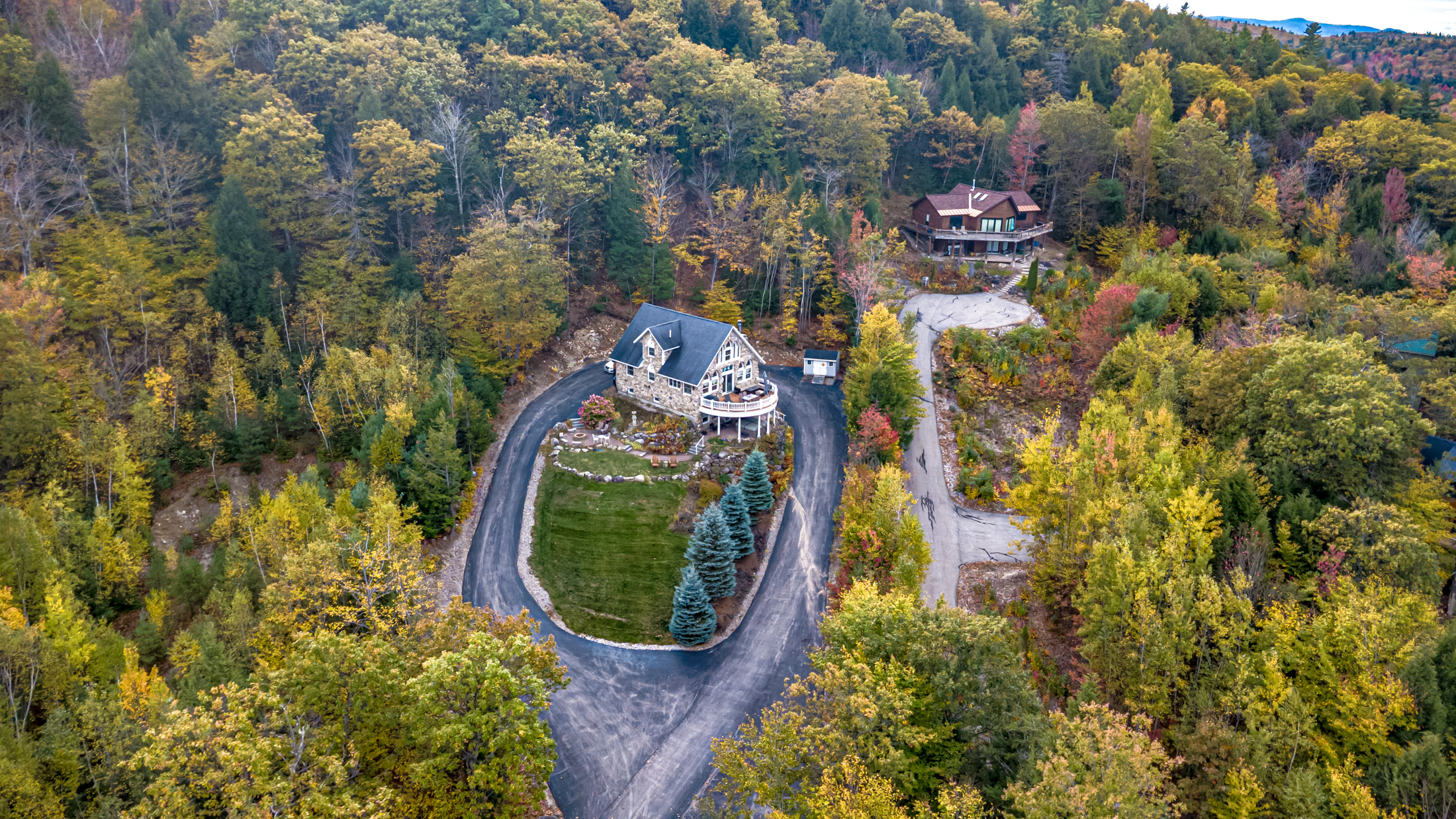 Aerial view 2 of Stonewood Chalet and the White Mountains