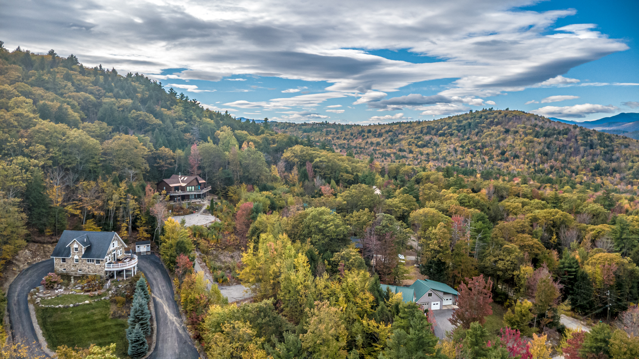 Aerial view 3 of Stonewood Chalet and the White Mountains