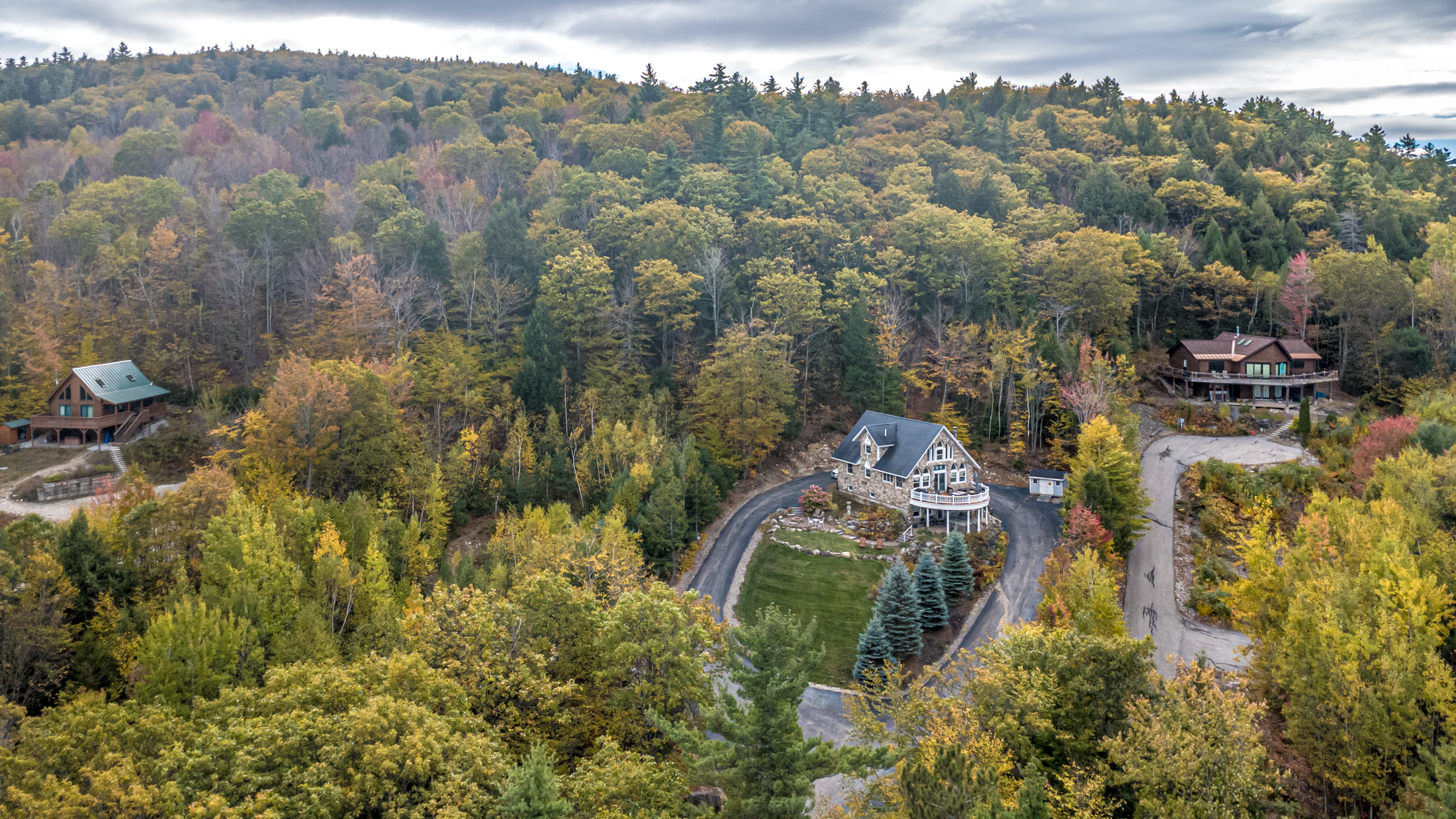 Aerial view 4 of Stonewood Chalet and the White Mountains