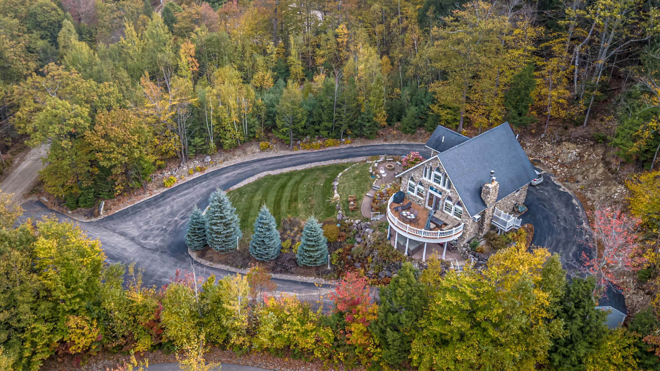 Aerial view 6 of Stonewood Chalet and the White Mountains